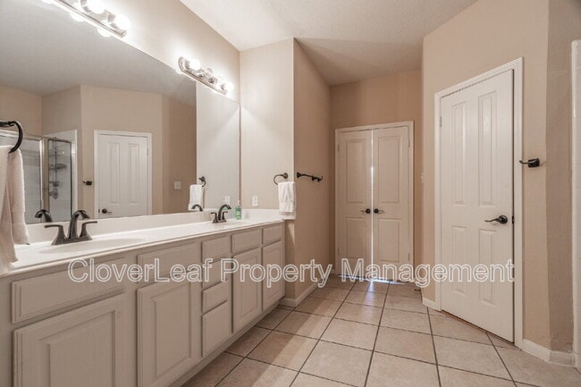 Building Photo - 9610 Rocksprings St