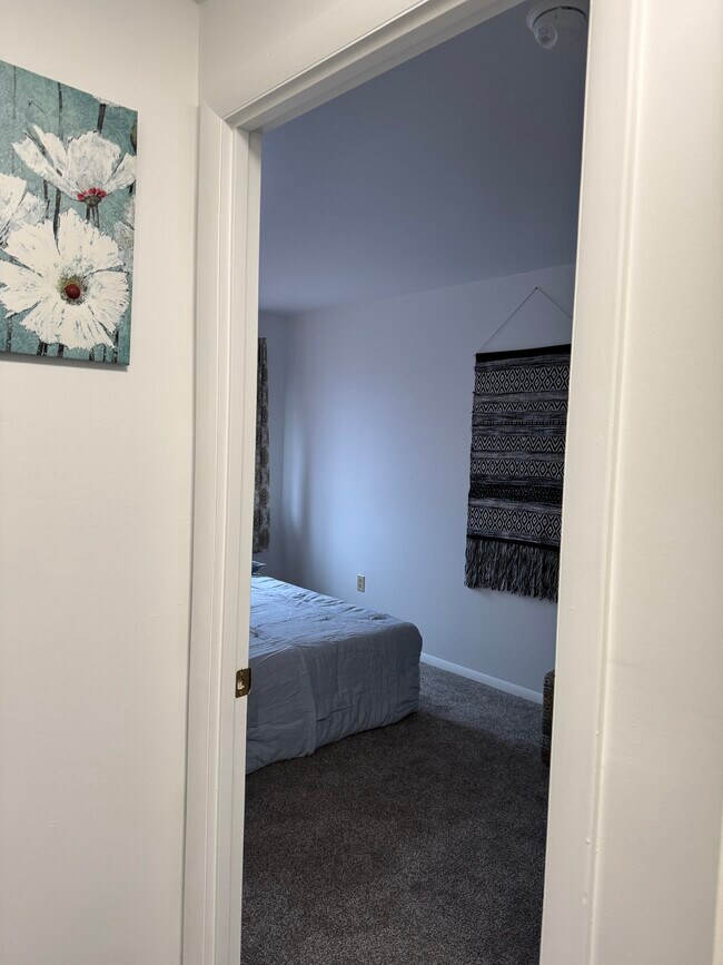 Building Photo - 1001 White Oak Rd