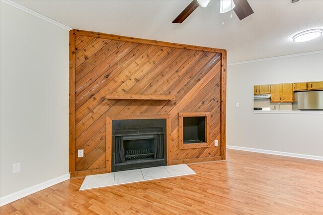 Building Photo - 208 W Buena Vista Ave