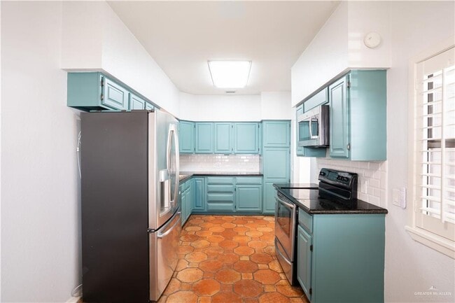 Building Photo - 24 Shasta St