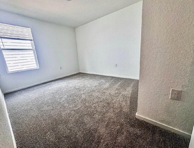 Building Photo - 10618 Nye Pass