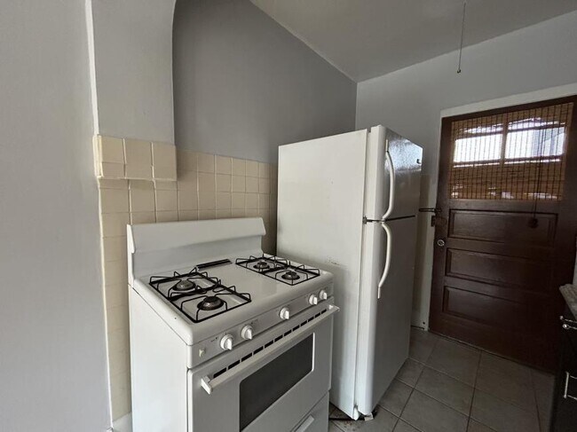 Building Photo - 1 bedroom in Chicago IL 60640