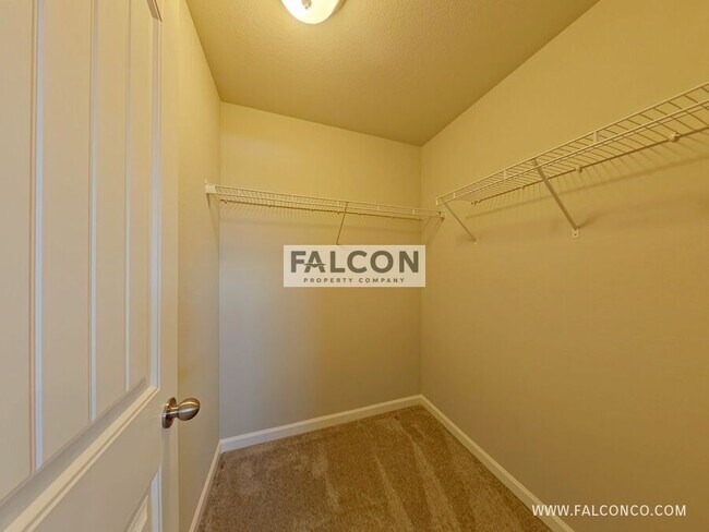 Building Photo - 876 Petra Heights
