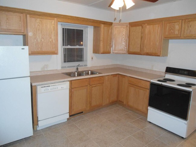 Building Photo - 1707 Charles St