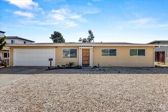 Building Photo - Upper Seaside four bedroom and two bath