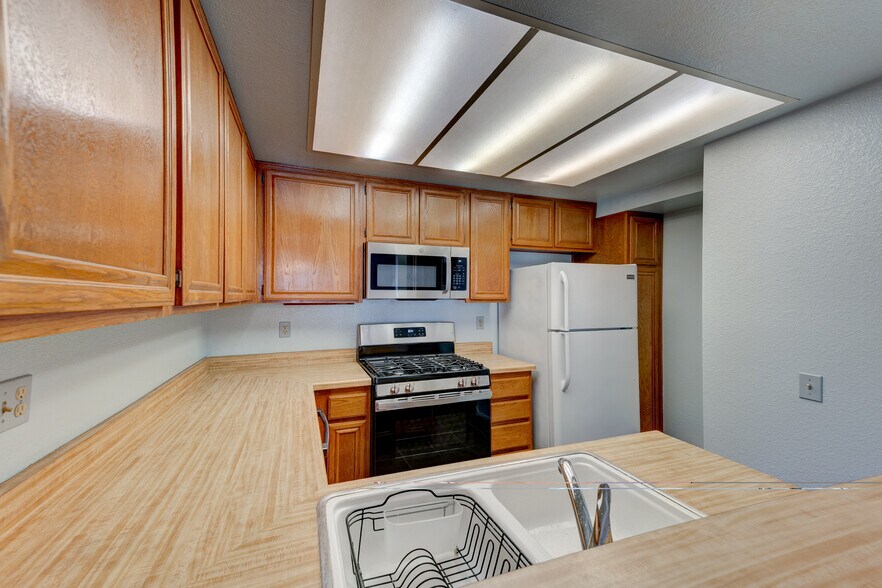 Building Photo - 2914 Alwood Ct
