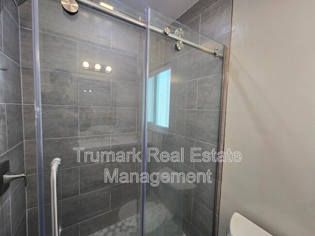 Building Photo - 1303 N Brand Blvd