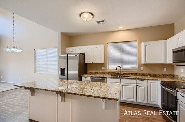 Building Photo - 3201 W Yellow Peak Dr