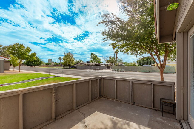 Building Photo - 405 E Linda Ln