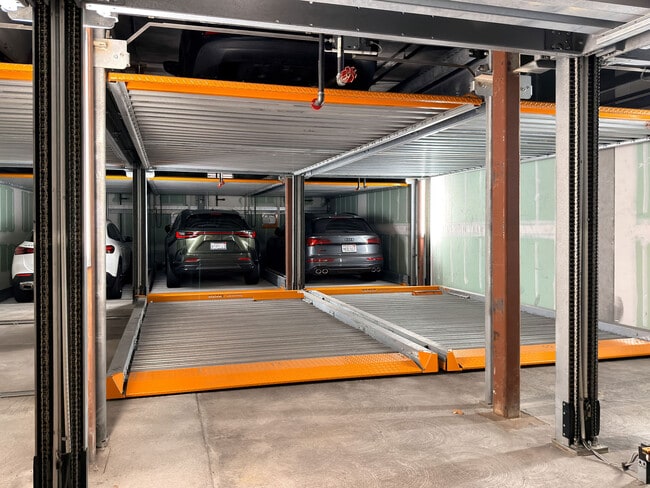 Building Photo - 1688 Pine St