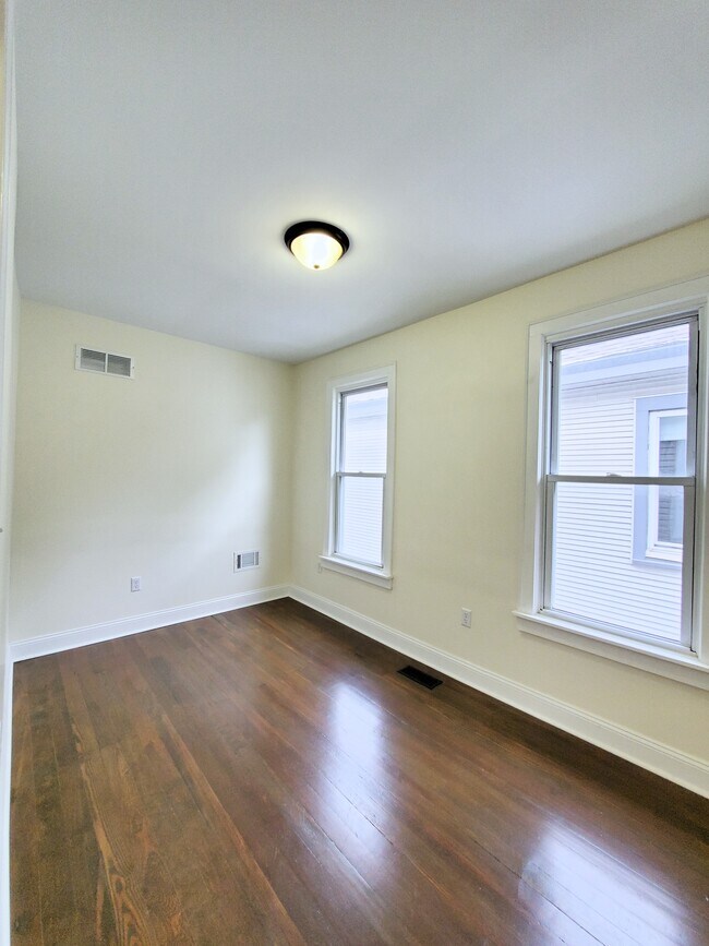 Bedroom 2 - 142 E Maynard Ave