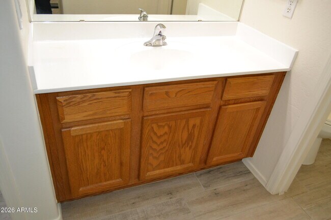 Building Photo - 445 E Osage Ave