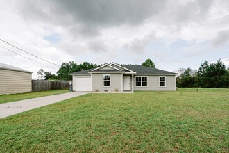 Building Photo - 46 Persimmon Blvd