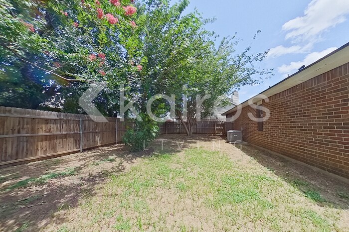 Building Photo - 2805 Forest Creek Dr