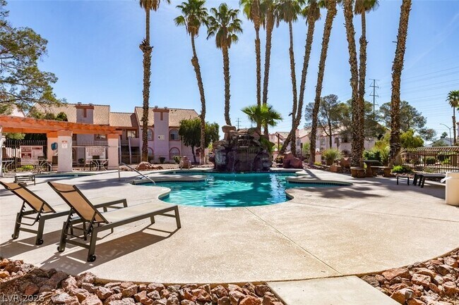 Building Photo - 7570 W Flamingo Rd