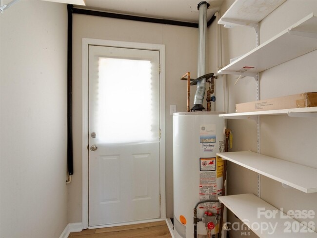 Building Photo - 709 Cooper Dr