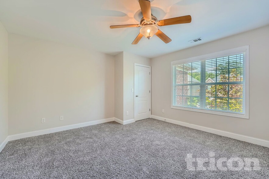 Building Photo - 7942 Hawks Nest Trail