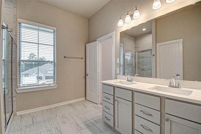 Building Photo - 332 N Spotted Fern Dr