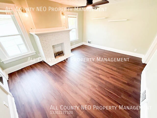 Building Photo - 126 E Mapledale Ave