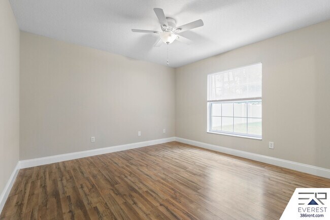 Building Photo - 25 Rainbrook Dr