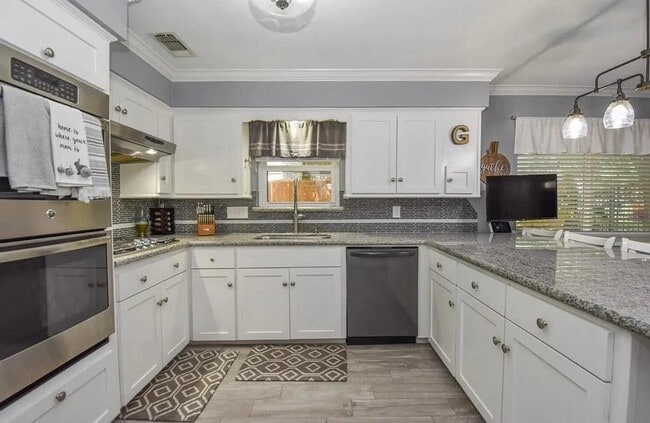 Building Photo - 10519 Jaycreek Dr