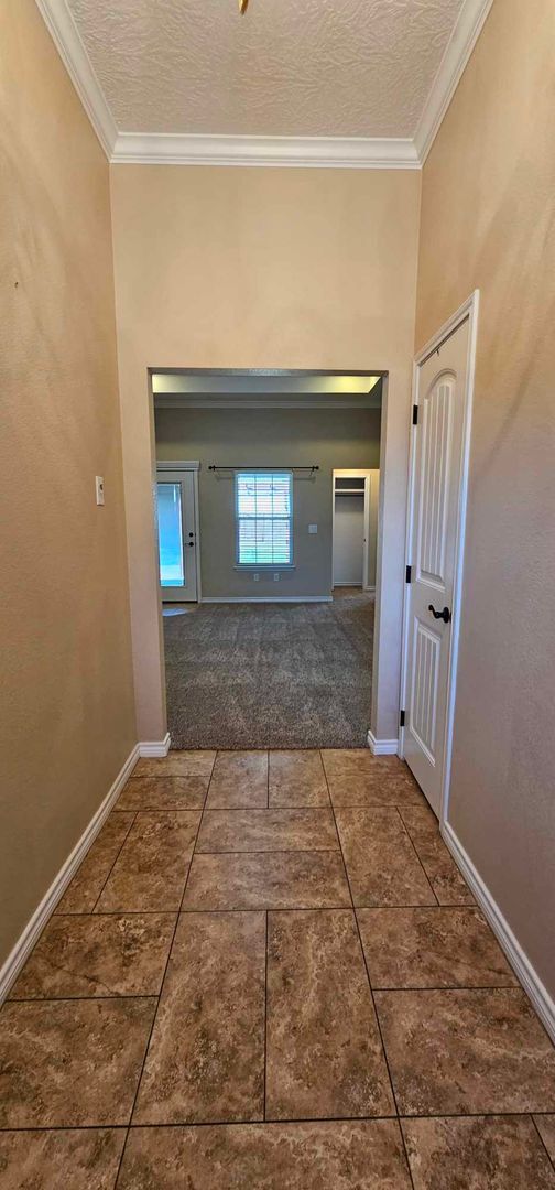 Building Photo - Beautiful 4 bedroom, 2 bath home for rent