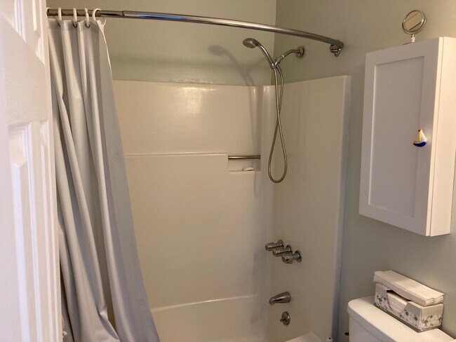 Building Photo - Hampton, Nh