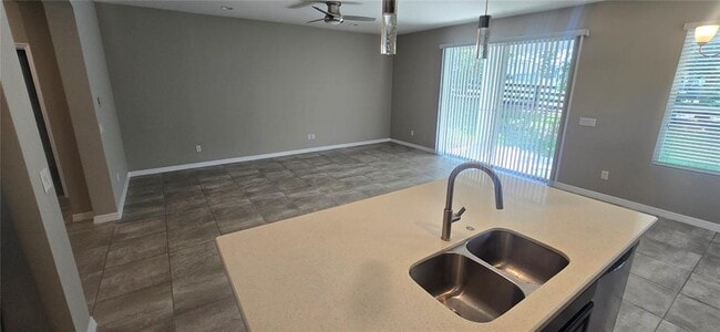 Building Photo - 7564 Bishop Square Dr