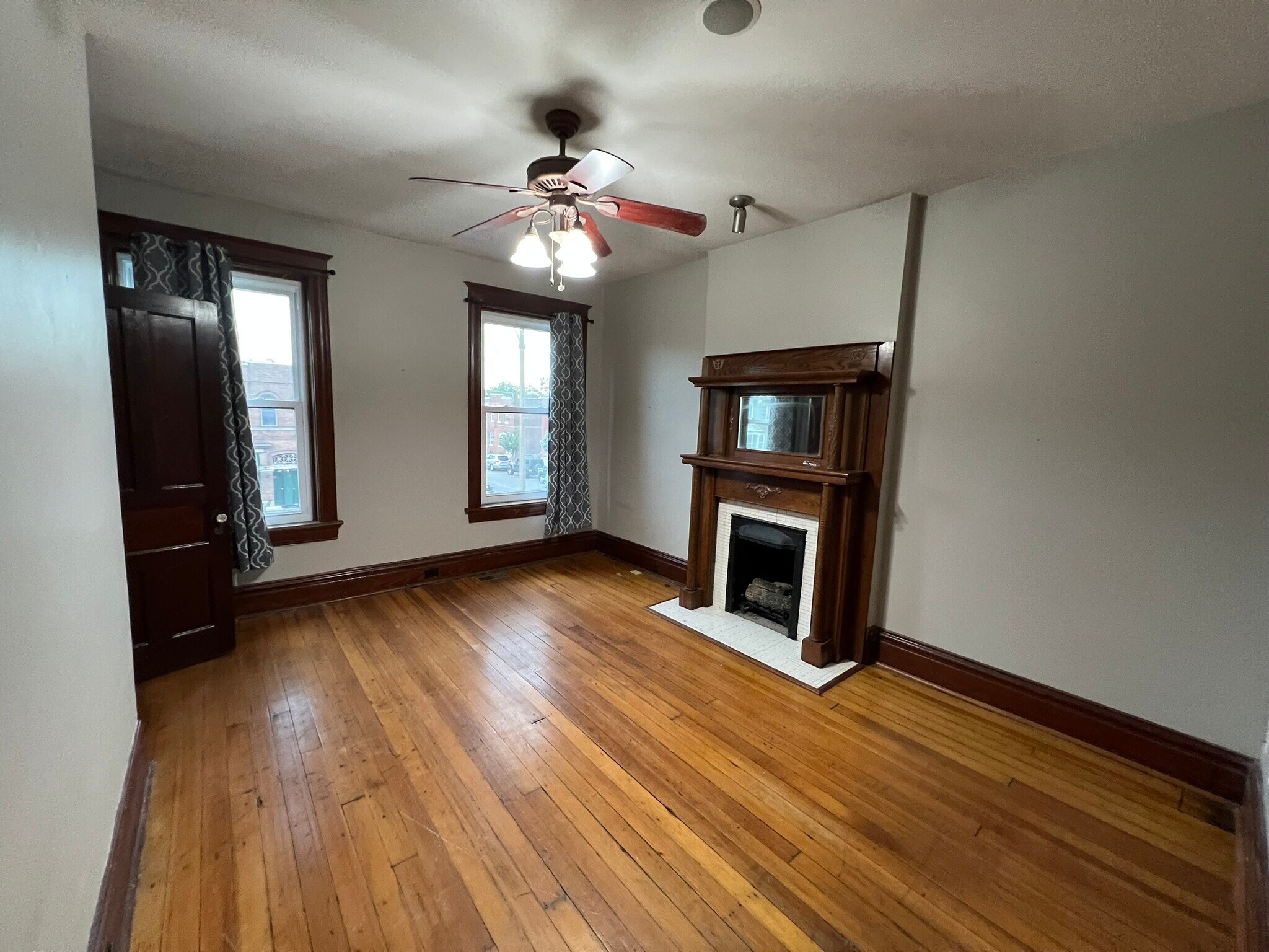 Bedroom 2 - 3457 Arsenal St