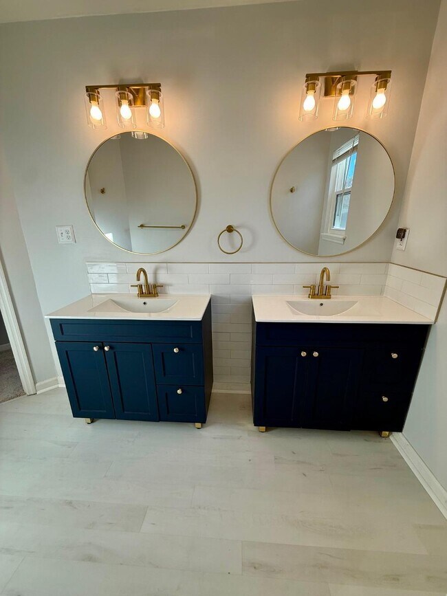 Building Photo - 800 Palomino Ln