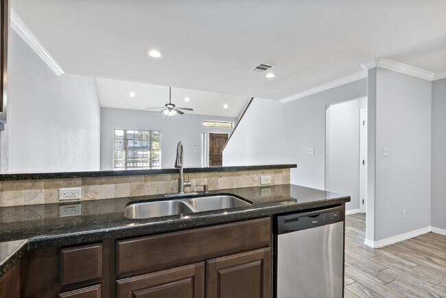 Building Photo - Pre-Leasing for Summer 2025 Move-In, First...