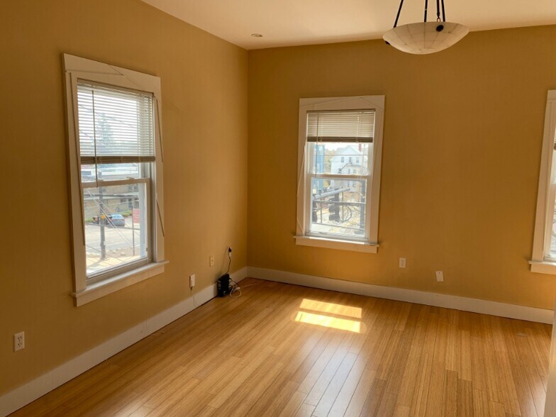 Building Photo - 222 Gano St