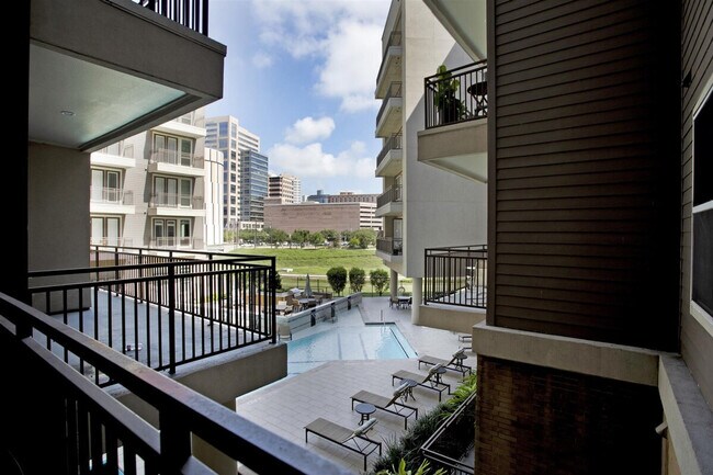 Building Photo - 7224 Staffordshire Blvd