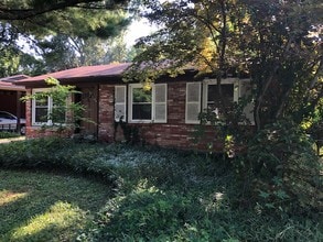 Building Photo - 227 Blackburn Ave