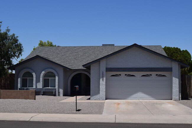 Building Photo - 2006 W Silvergate Dr