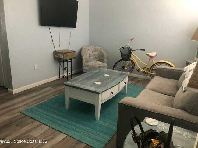 Building Photo - 380 N Brevard Ave