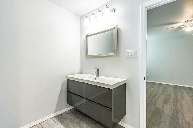 Building Photo - 8609 10th Pl