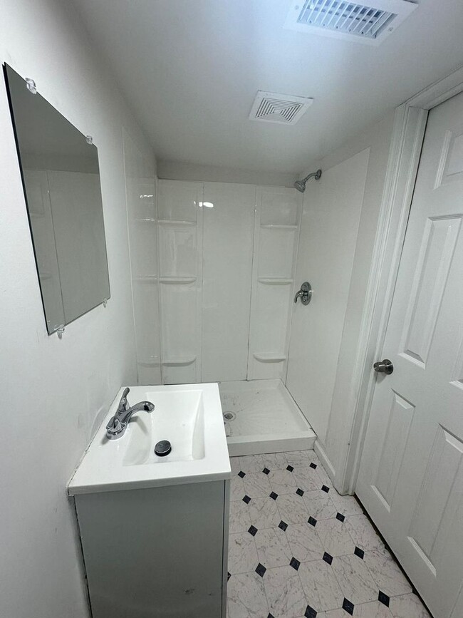 Building Photo - 2761 Baker St