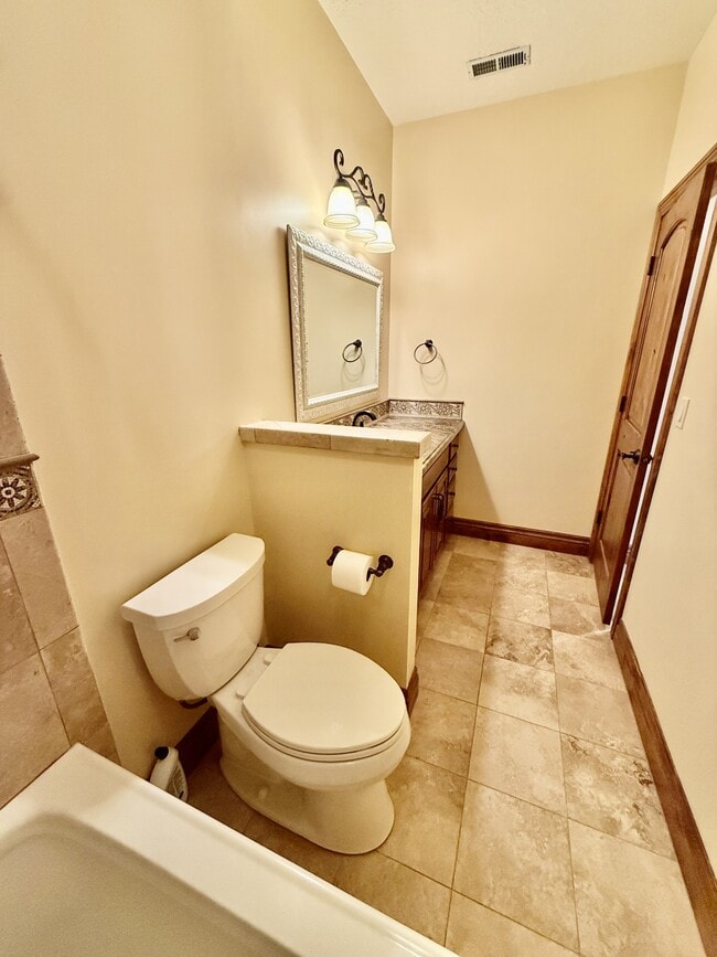 Building Photo - 6819 S Greenfield Way