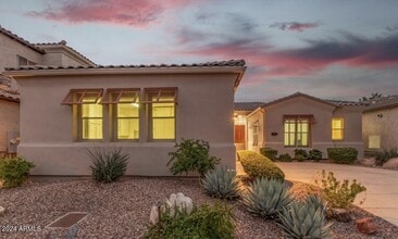 Building Photo - 1223 E Moss St