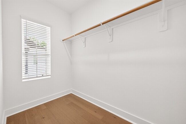 Building Photo - 328 Neyland St