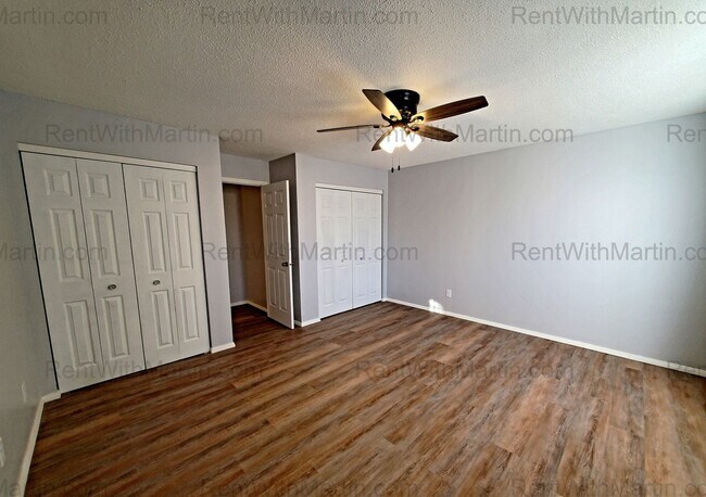 Building Photo - 780 Russell Rd