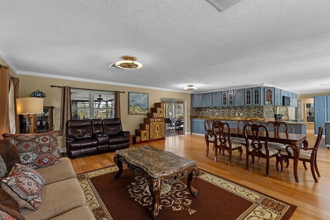 Building Photo - 2622 Hibiscus Ct