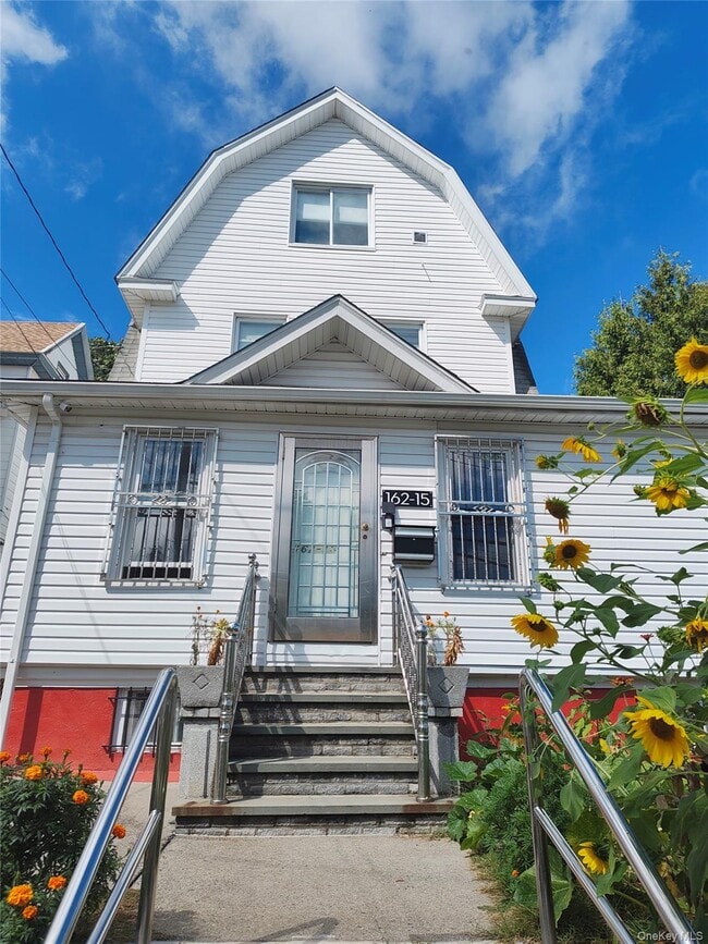Building Photo - 162-15 85th Ave