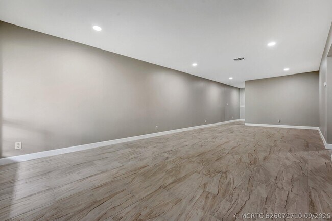 Building Photo - 3761 NW 78th Ln