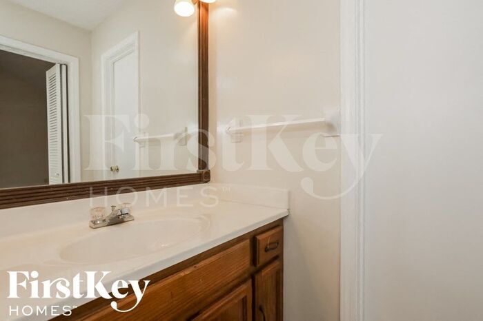 Building Photo - 6014 Harvest Hill Cove