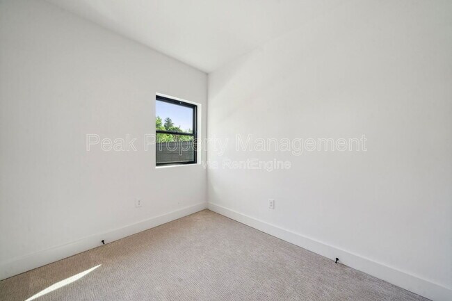 Building Photo - 1609 Pulaski St