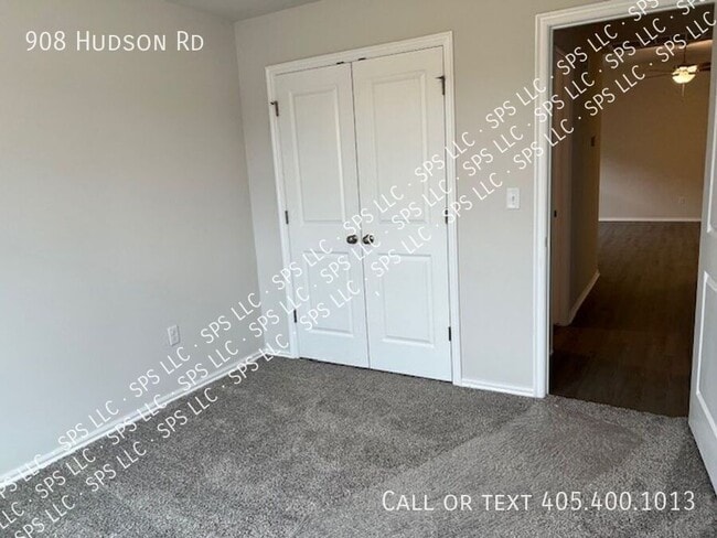 Building Photo - 908 Hudson Rd