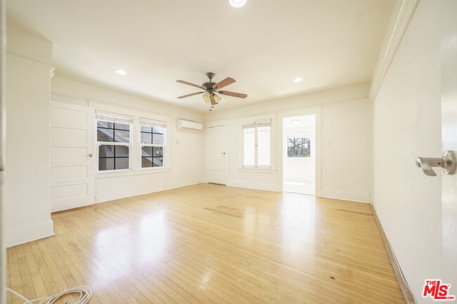 Building Photo - 1417 12th Ave