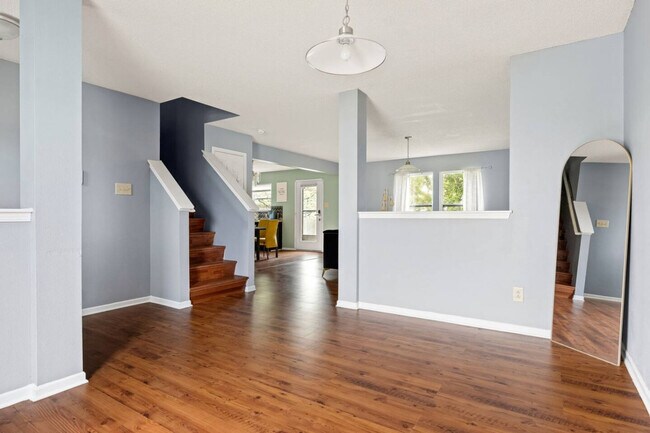 Building Photo - 10363 Fairmont Ln